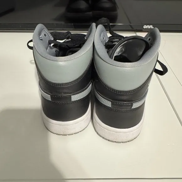 Nike Air Jordan high tops. Like new. Size 7 1/2.