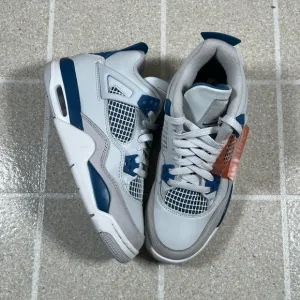 Nike Air Jordan Retro 4 GS Shoes Military Blue HF4281-141 Left  5.5y , Right 5y