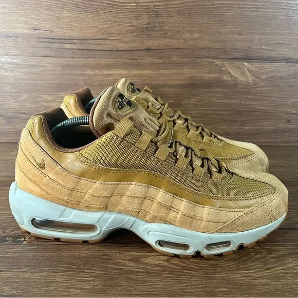 Nike Air Max 95 ‘Metallic Gold’ Sneakers Men’s Size 10 Shoes READ DESCRIPTION