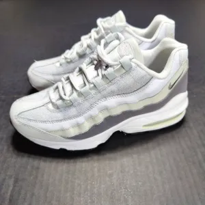 Nike Air Max 95 White Gray Athletic Retro Sneakers Size 6Y (Big Girl)