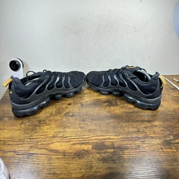Nike Air Vapormax Plus Black Metallic Gold BQ5068-001 Rare Shoes Men's Size 11.5