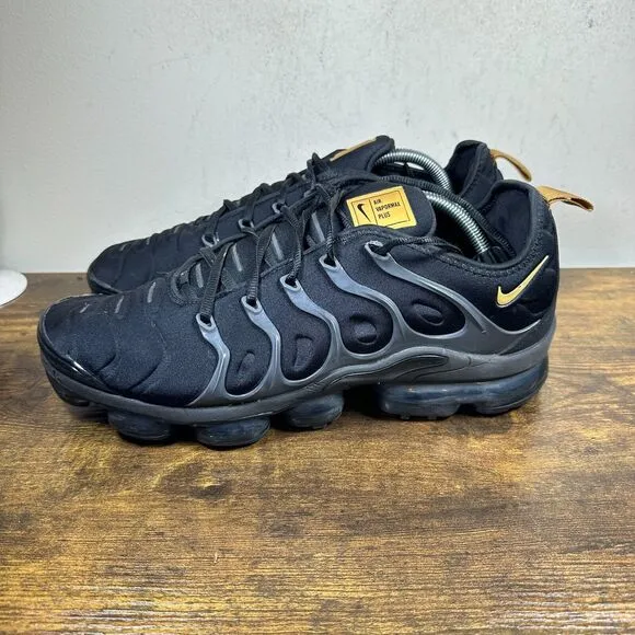Nike Air Vapormax Plus Black Metallic Gold BQ5068-001 Rare Shoes Men's Size 11.5