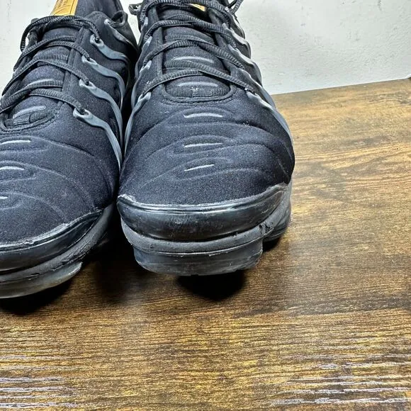 Nike Air Vapormax Plus Black Metallic Gold BQ5068-001 Rare Shoes Men's Size 11.5