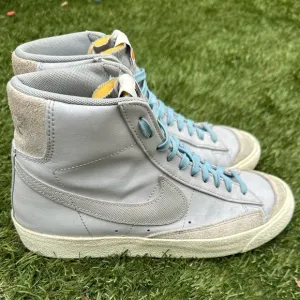 Nike Blazer Mid ‘77 PRM Certified Fresh Grey Fog Lace Up High Top Sneakers Sz 8