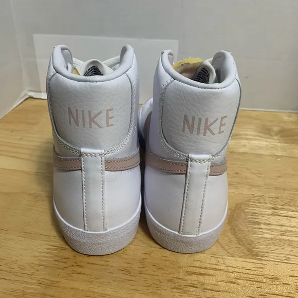 Nike Blazer Mid '77 White Pink Casual‎ Shoes Sneakers CZ1055-118 Womens Size 9