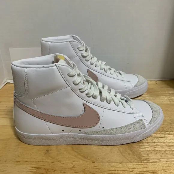 Nike Blazer Mid '77 White Pink Casual‎ Shoes Sneakers CZ1055-118 Womens Size 9