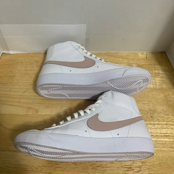 Nike Blazer Mid '77 White Pink Casual‎ Shoes Sneakers CZ1055-118 Womens Size 9