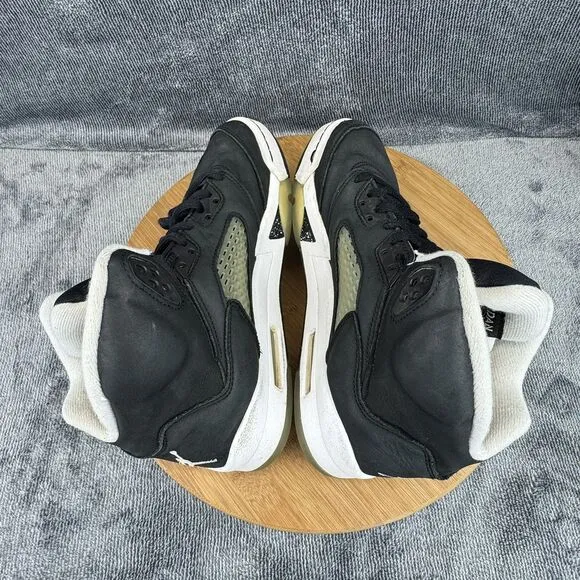 Nike Boys Jordan Retro 5 Size 5.5Y Shoes Black White Basketball Sneakers 440888