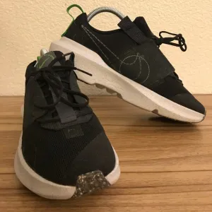 Nike Crater Impact Sneakers Shoes Kids Size 6Y Black &amp; White Fabric Worn Once
