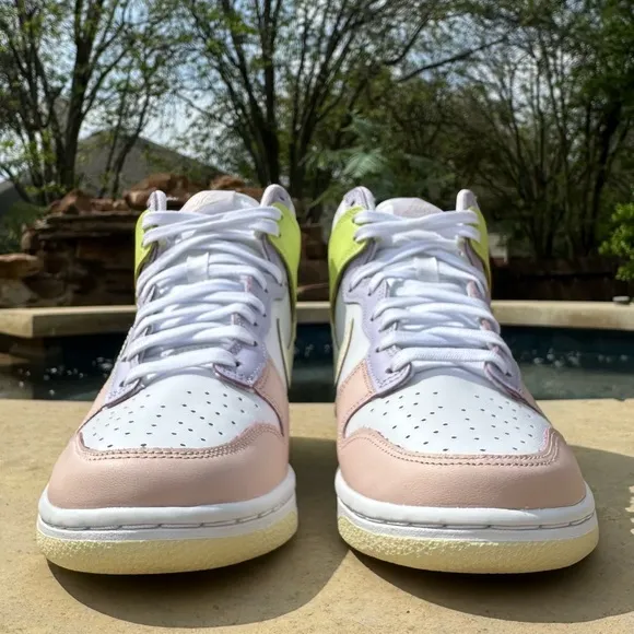 Nike Dunk High Cashmere - Women’s Size 7, Men’s 5.5 (DD1689-108)