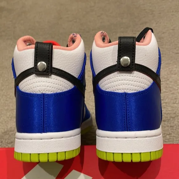 Nike Dunk High Women's Shoes Size W 7 / M 5.5 brand new with box