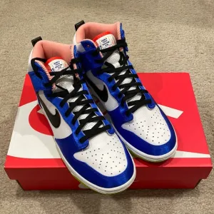 Nike Dunk High Women's Shoes Size W 7 / M 5.5 brand new with box