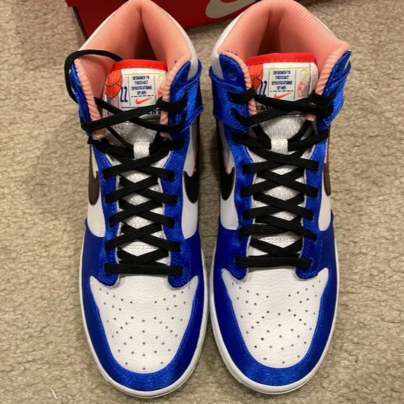 Nike Dunk High Women's Shoes Size W 7 / M 5.5 brand new with box