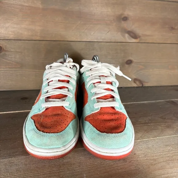 nike dunk low womens size 8.5 shoes green red athletic skate sneakers