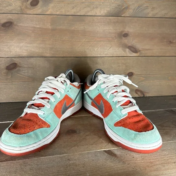 nike dunk low womens size 8.5 shoes green red athletic skate sneakers