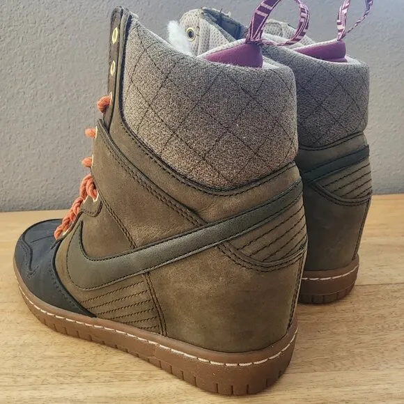 Nike Dunk Sky High Green Suede Wedge Sneaker Shoe Boots Womens 6