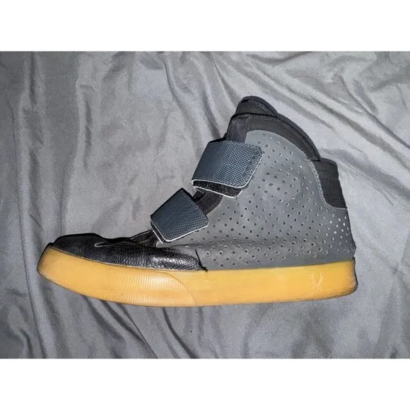 Nike Flystepper 2K3 Mens Size 10.5 Black Gray Athletic Shoes Sneakers 644576-004