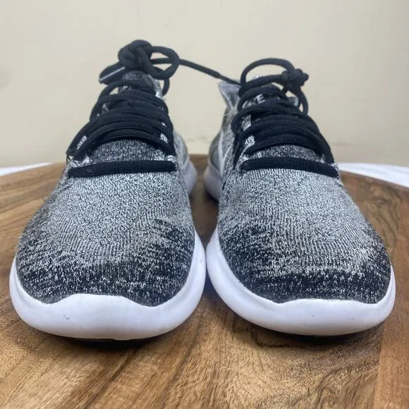 Nike Free Run Flyknit Oreo Womens Black And White Size 7.5 Running Shoes