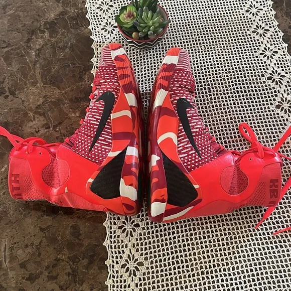 Nike Kobe 9 Elite Protro High Basketball Shoes size 7 Bright Crimson/Black-White