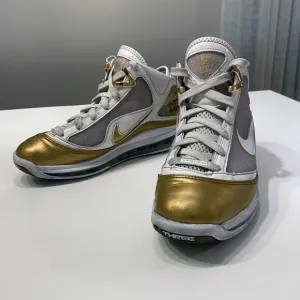 Nike LeBron 7 Retro Youth China Moon Gold‎ White Sneakers US Size 5.5Y