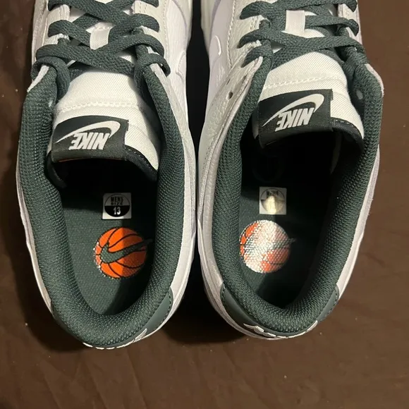 Nike Men's White and Gray Sneakers Dunk Low SE photon vintage green