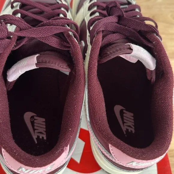 Nike retro Dunk Low Sneakers Women’s 10.5