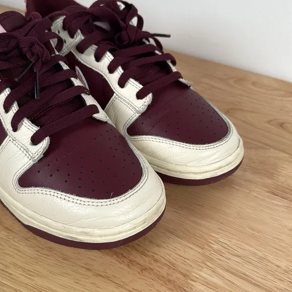 Nike retro Dunk Low Sneakers Women’s 10.5