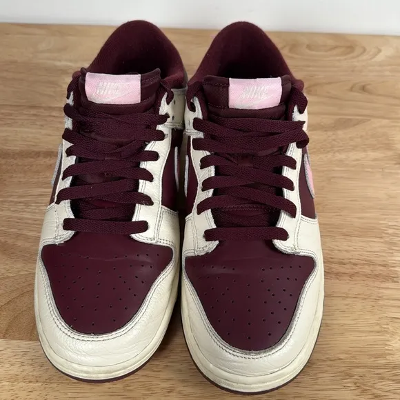 Nike retro Dunk Low Sneakers Women’s 10.5