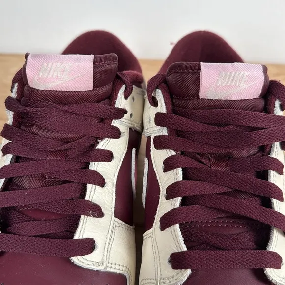 Nike retro Dunk Low Sneakers Women’s 10.5