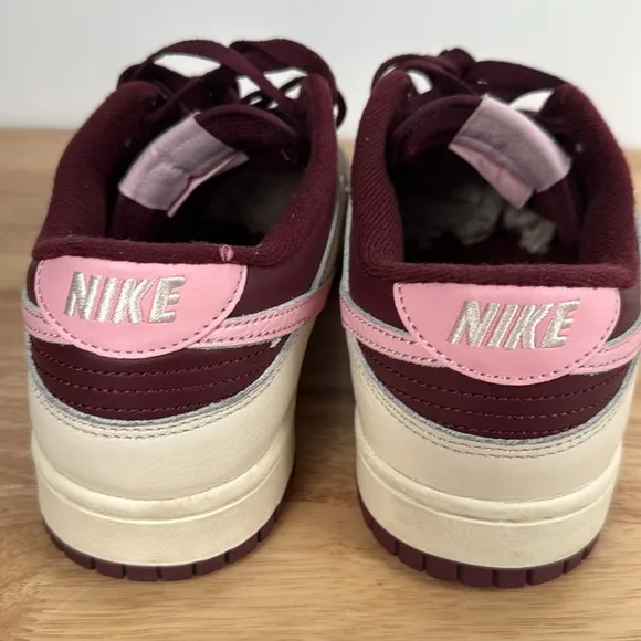 Nike retro Dunk Low Sneakers Women’s 10.5