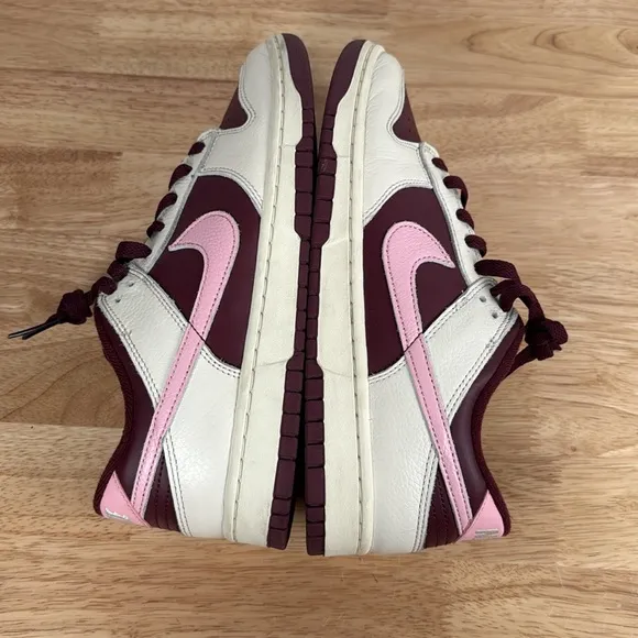 Nike retro Dunk Low Sneakers Women’s 10.5