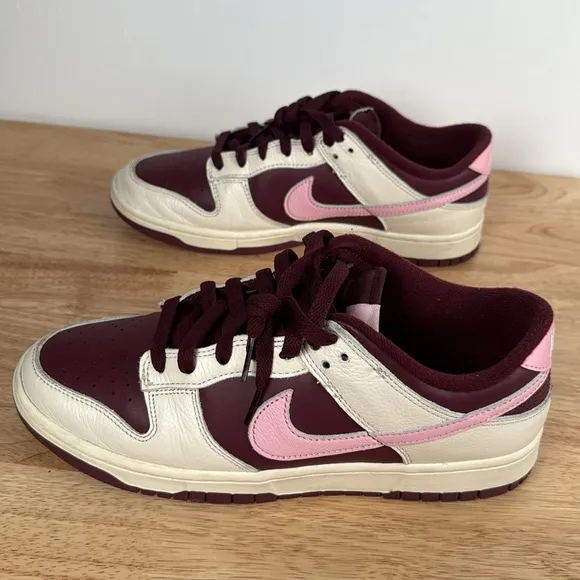 Nike retro Dunk Low Sneakers Women’s 10.5