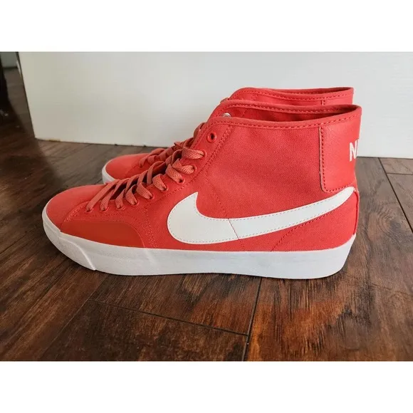 Nike SB BLZR Court Mid Skate Shoes mens 12. Nwob coral