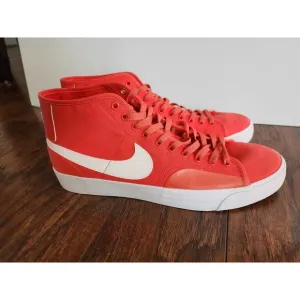 Nike SB BLZR Court Mid Skate Shoes mens 12. Nwob coral