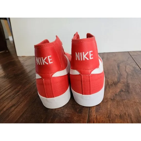 Nike SB BLZR Court Mid Skate Shoes mens 12. Nwob coral