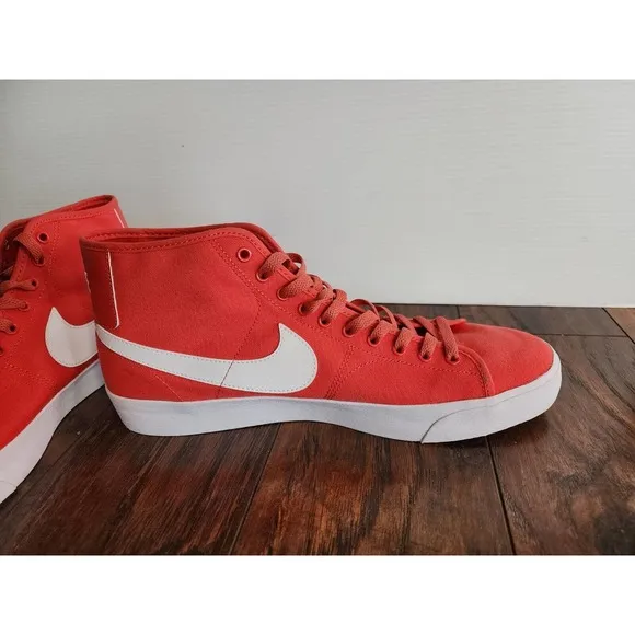 Nike SB BLZR Court Mid Skate Shoes mens 12. Nwob coral