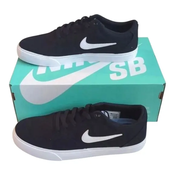 Nike SB Charge Canvas Skate Sneakers Black / White Shoes CD6279-002 Size 11.5 NW