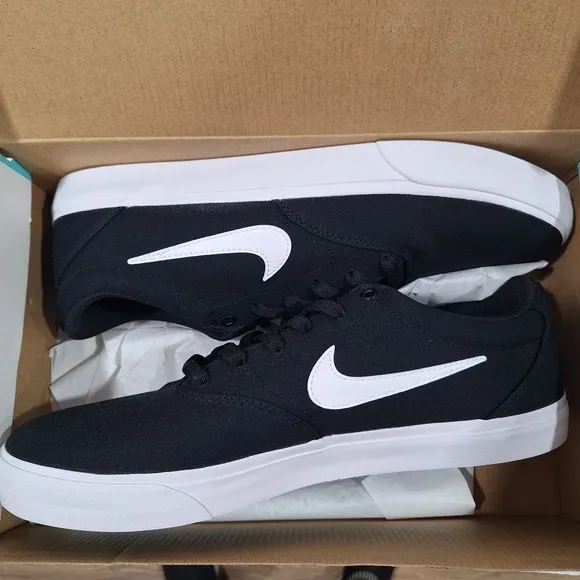 Nike SB Charge Canvas Skate Sneakers Black / White Shoes CD6279-002 Size 11.5 NW