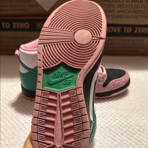 Nike SB DunkHigh Invert Celtics  ( Used) good condition size 9.5