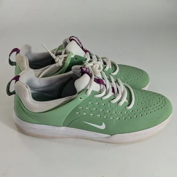 Nike‎ Sb Zoom Nyjah 3 Men's Size 6 Womens Size 8 Enamel Green Skate Shoes