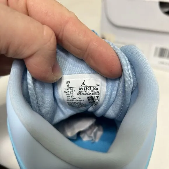 Nike Shoes Air Jordan 1 Mid SE WMNS “Ice Blue” 2024