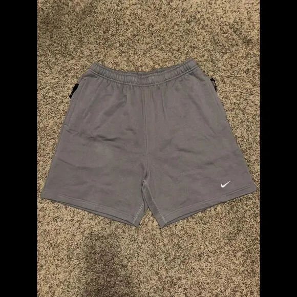 Nike Solo Swoosh French Terry Short Space Sample
