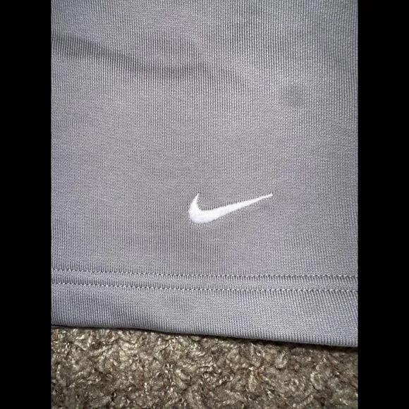 Nike Solo Swoosh French Terry Short Space Sample