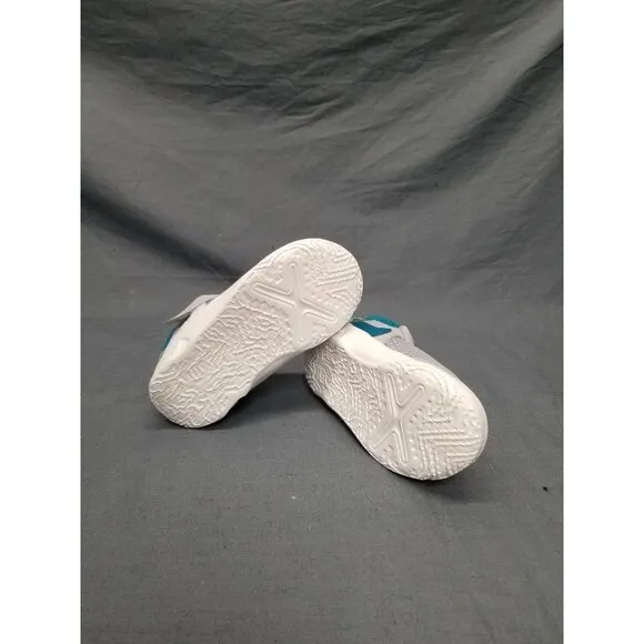 Nike Toddler Team Hustle D 10 LIL Sneakers White Gray Slip On Size 9 NEW IN BOX