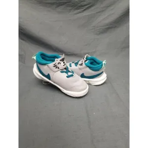 Nike Toddler Team Hustle D 10 LIL Sneakers White Gray Slip On Size 9 NEW IN BOX