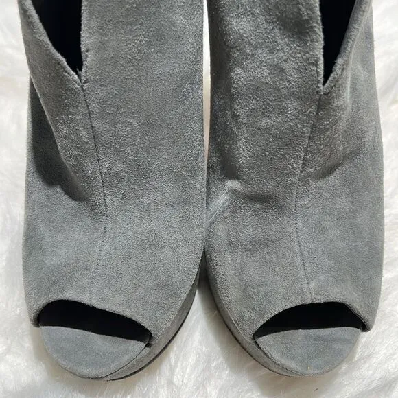 Nine West Grey Suede Vamp Peep Toe Booties Size 8.5.  B83