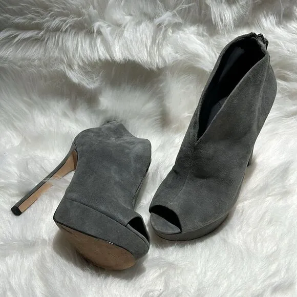 Nine West Grey Suede Vamp Peep Toe Booties Size 8.5.  B83