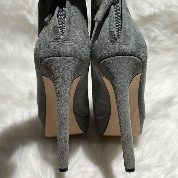 Nine West Grey Suede Vamp Peep Toe Booties Size 8.5.  B83