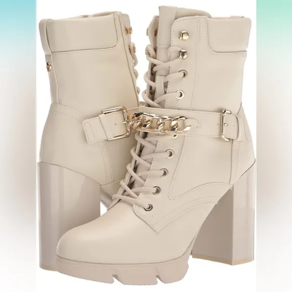 Nine West Womens Vilage Heeled Ankle Boot in Cream. Size 9.5 NWOB, and Unworn!