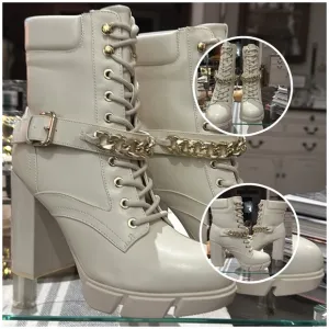 Nine West Womens Vilage Heeled Ankle Boot in Cream. Size 9.5 NWOB, and Unworn!